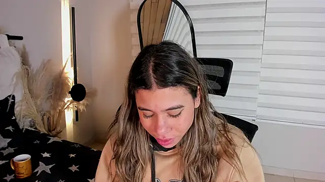 Rachell_criss's cam snapshot