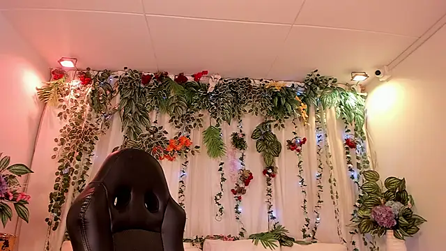 DarkVelvetMistress's cam snapshot