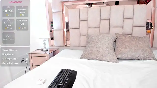 chloewillsonn live sex cam