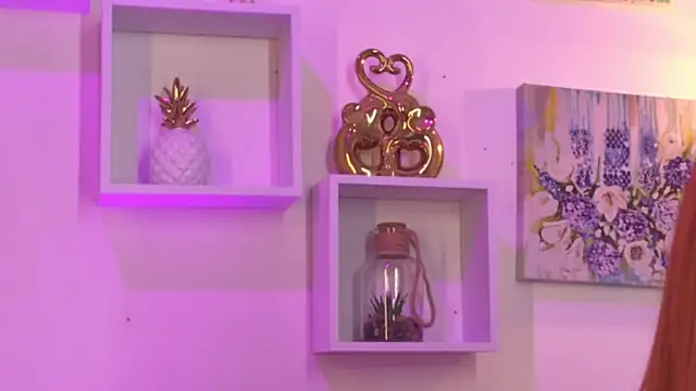 Tiarha's cam snapshot