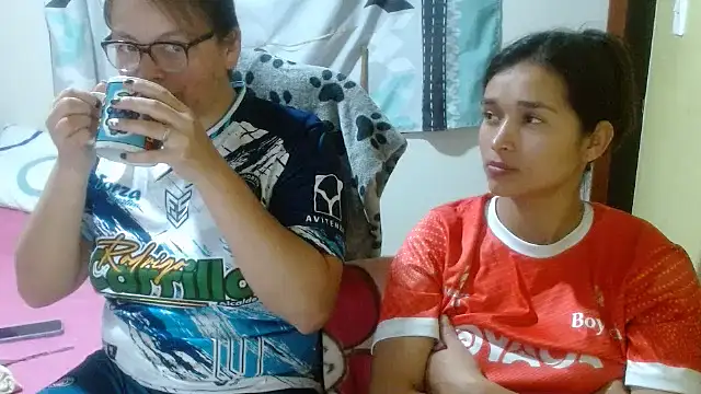 clayre_and_jill's cam snapshot