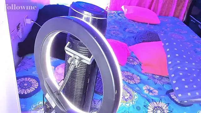 Puca_and_Garu's cam snapshot