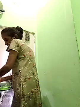 Hotty-Nidhi's cam snapshot