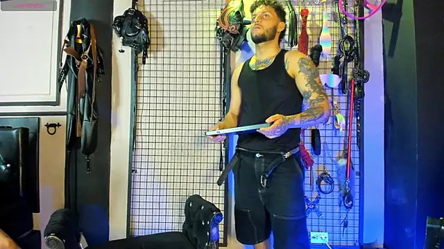 Twisted_Fantasy live sex cam