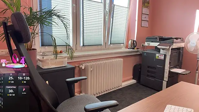 legsLONG's cam snapshot