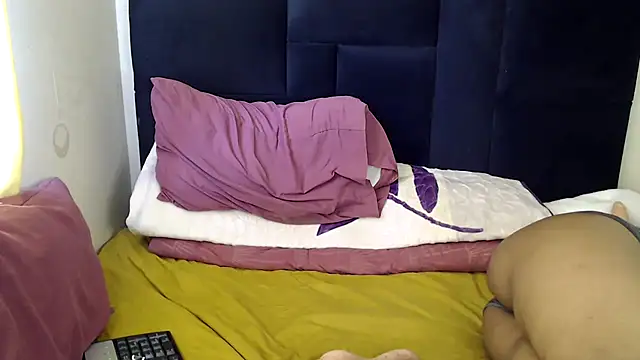 Busty-Londie's cam snapshot