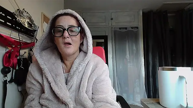 Mrs-Ivy's cam snapshot