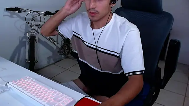 Thieves9's cam snapshot