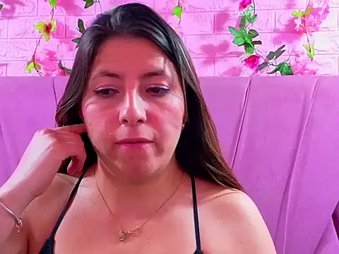 Alyy_Brown's cam snapshot