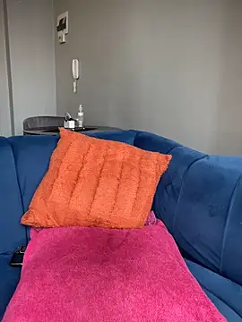 Curveysinaa's cam snapshot