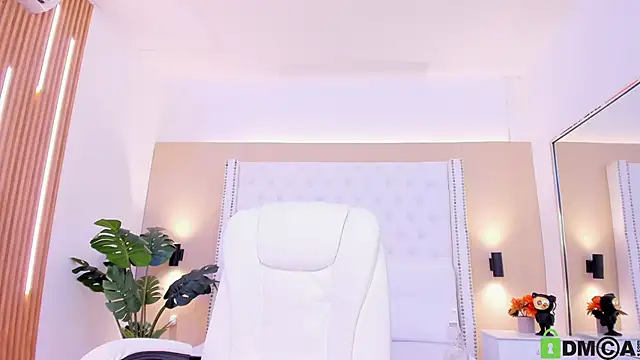 celeste_wayne's cam snapshot