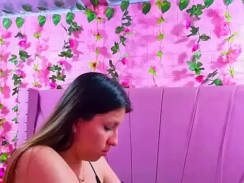 Alyy_Brown's cam snapshot