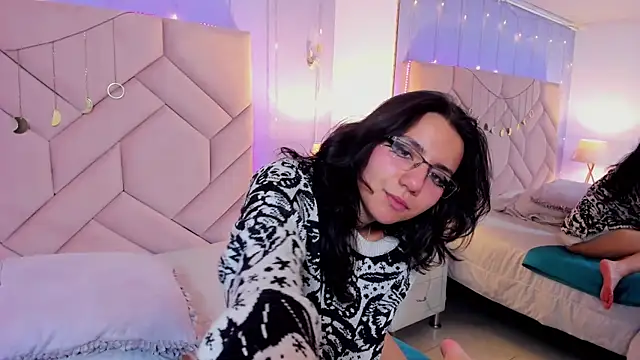 HollyPeach's cam snapshot