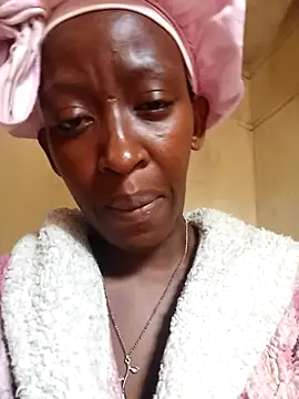 PetiteSquirtQueen's cam snapshot