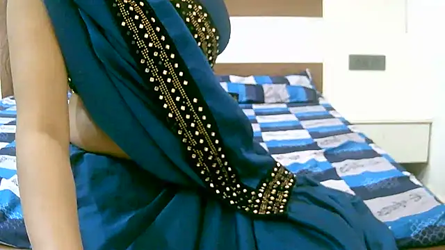 ragini_m_m_s's cam snapshot