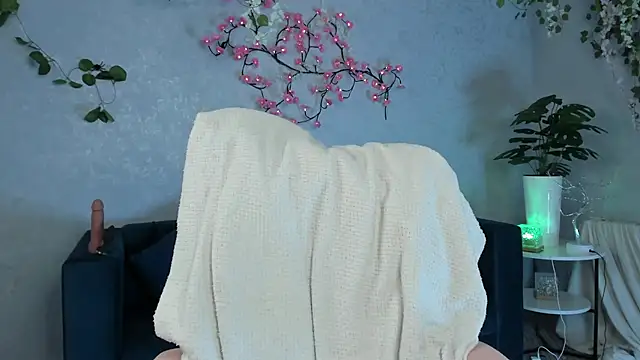 Dolly_Gleam's cam snapshot