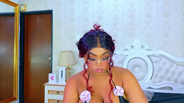 TianahGlow's cam snapshot