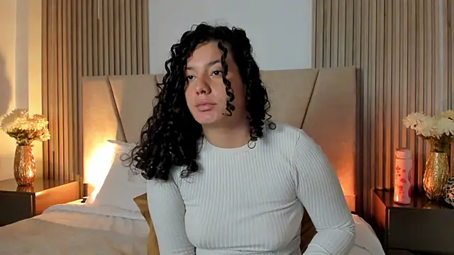 Rachell_Jamess's cam snapshot