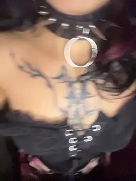 _g0thiccwitch_'s cam snapshot