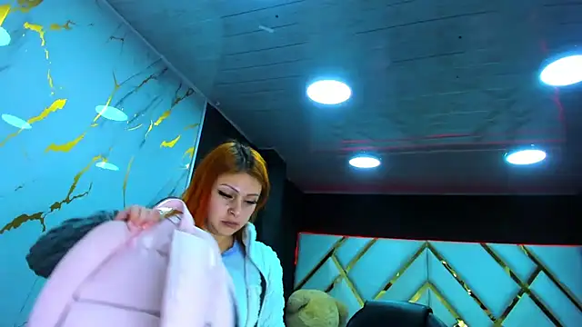 Emmily_Walker's cam snapshot