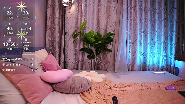 ElaraBlush__'s cam snapshot