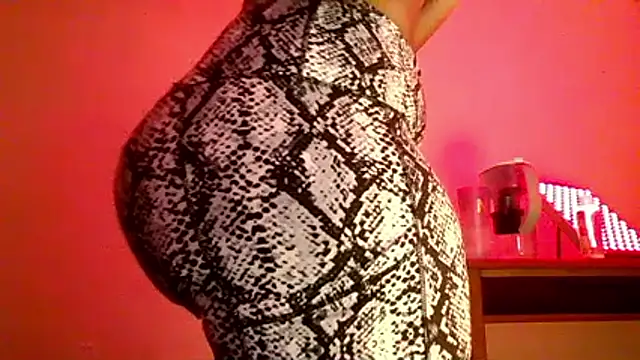 bellacagyal's cam snapshot