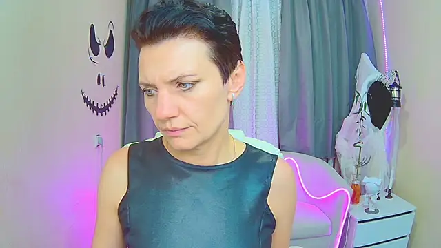 AvaSaturnian's cam snapshot