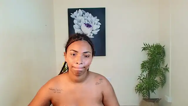 nyra_kc's cam snapshot