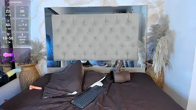 Luna_Tylor's cam snapshot