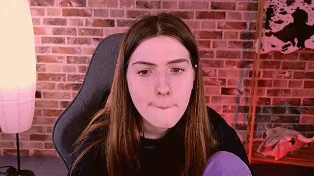 AliceCUNTach's cam snapshot