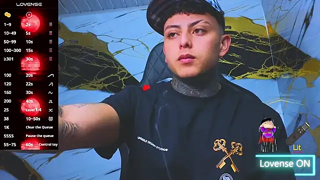 Kevin22_222 live sex cam