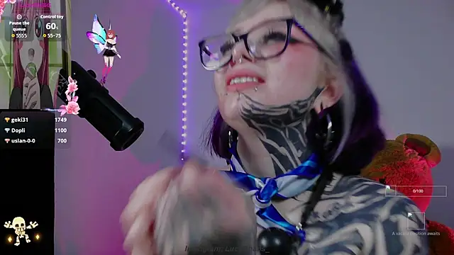 LucyChabs_'s cam snapshot