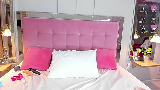 ArticaBelle's cam snapshot