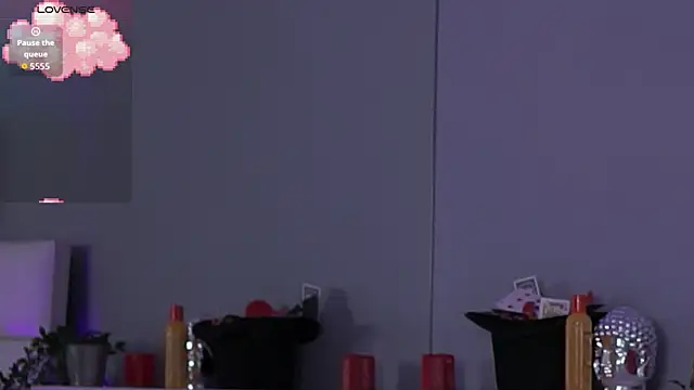 FlirtyFawn's cam snapshot