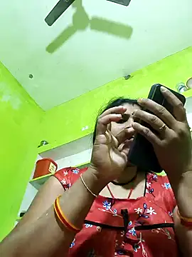 Hot-bhavi5's cam snapshot