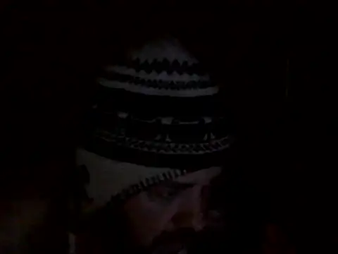 Leocesar37 live sex cam