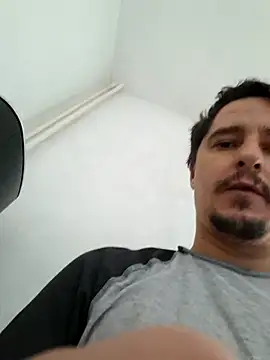 hugecock4u1990's cam snapshot