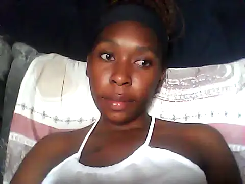 sexysmalldaily04's cam snapshot