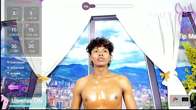 MilthonDelis live sex cam