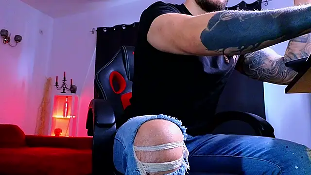 MightyAaron66's cam snapshot