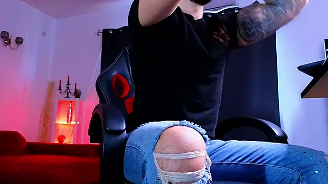 MightyAaron66's cam snapshot