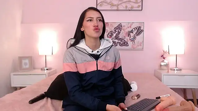 sara17_'s cam snapshot