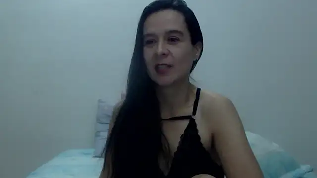 Aileendarkhot's cam snapshot