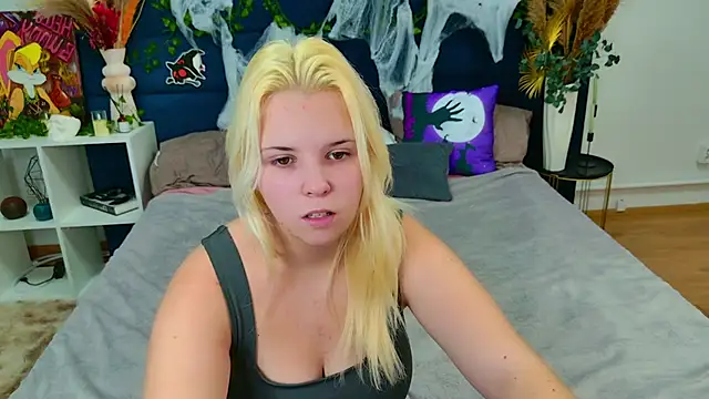 EmillyRogers's cam snapshot