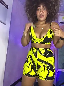 riri_brunnete's cam snapshot