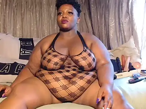 Bustyboobs02xx's cam snapshot