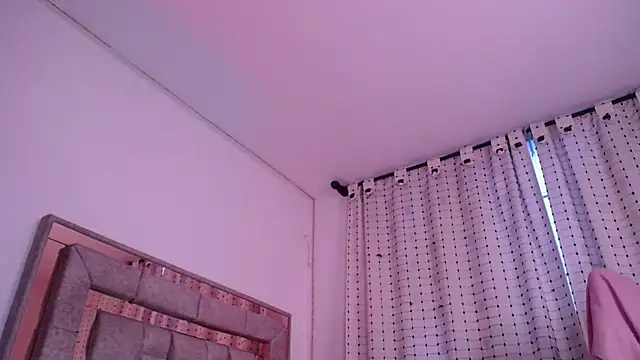 salomecastro_'s cam snapshot