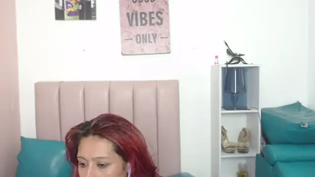 Chloe_Wiild's cam snapshot