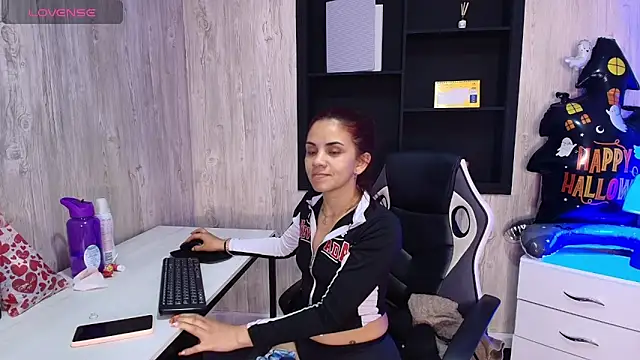 Mia_Esposito2's cam snapshot