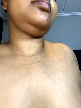 YummyEbonyTits's cam snapshot